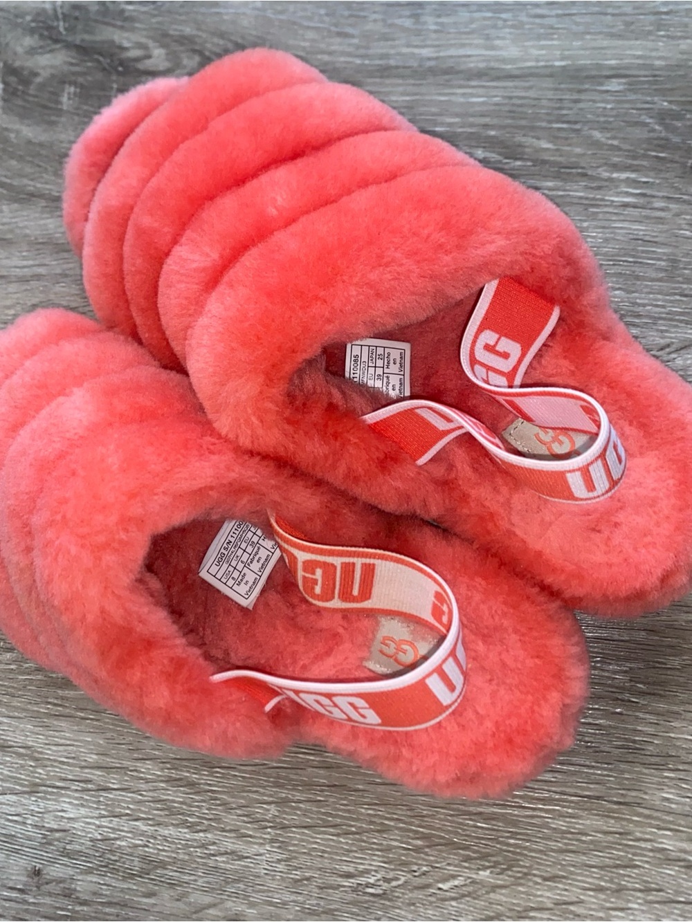 UGG Coral Fluff Yeah Slides Size 8
